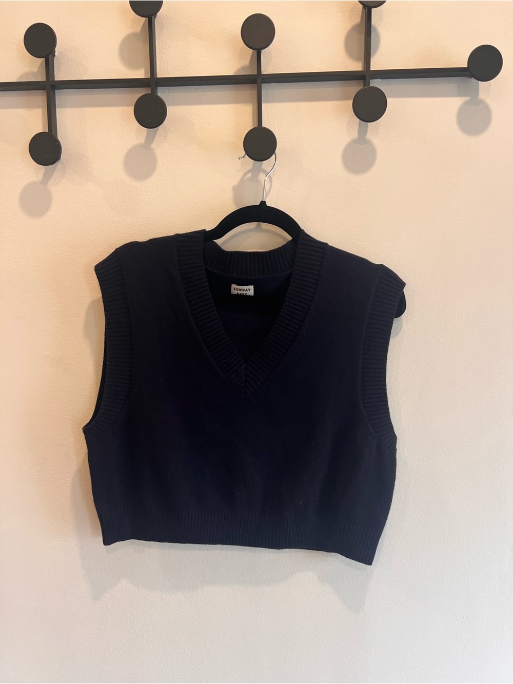 Cropped Sunday Best Aritzia Navy V-Neck Knit Vest - Unbranded